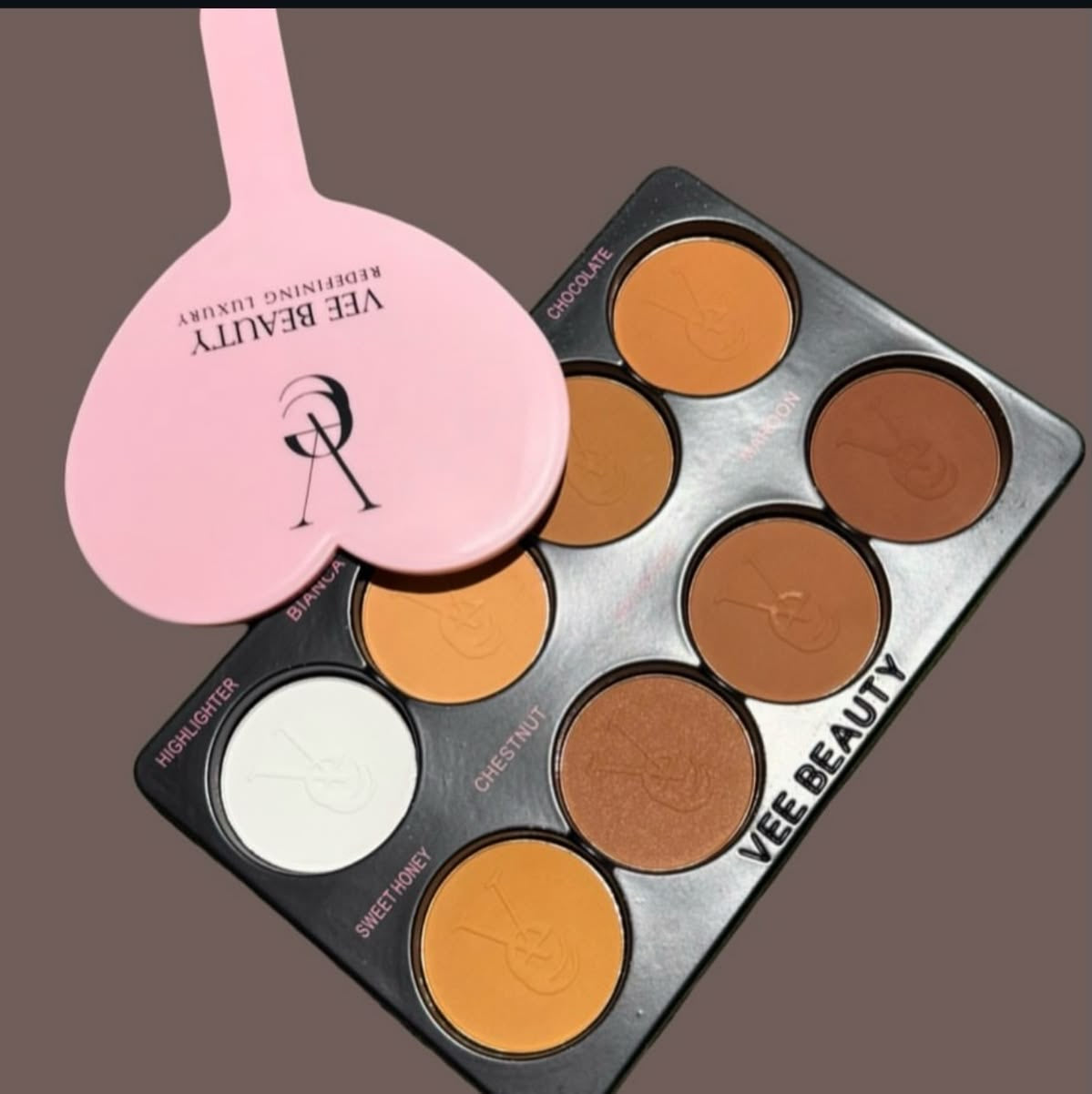 Vee Beauty Pro Face 8-in-1 Powder Palette